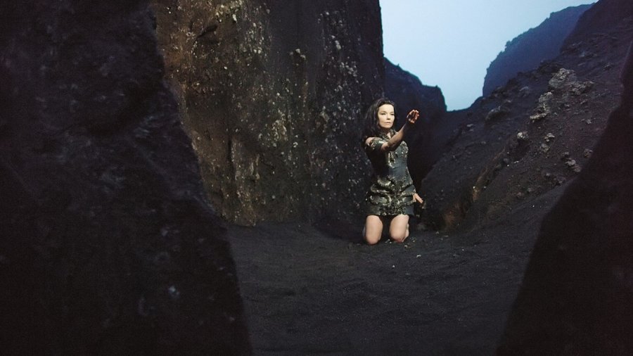 Björk zverejnila 10-minútové video ku skladbe Black Lake