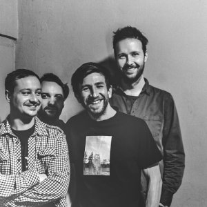 Kapela Květy vydáva po troch rokoch nový album Miláček slunce