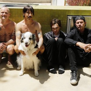 Red Hot Chili Peppers dnes vydali svoj jedenásty album The Getaway