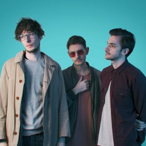 LUVVER SAYS it’s a tour: Dve talentované slovenské kapely vyrážajú na spoločnú klubovú šnúru