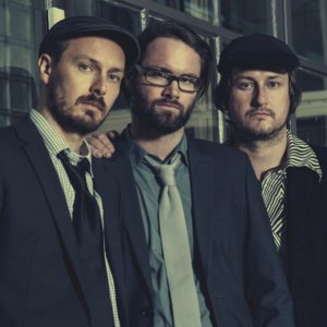 Pražská indie - popová trojica "Sklenik" vydáva svoje druhé album nazvaný "Champagne Cork Pop"