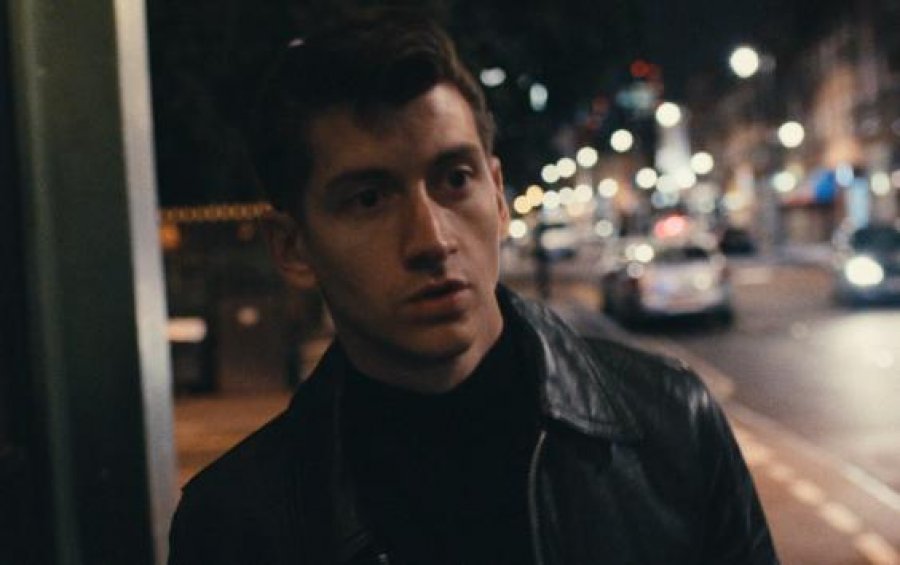 Arctic Monkeys v novom klipe pod obraz boží Arctic Monkeys v novom klipe pod obraz boží