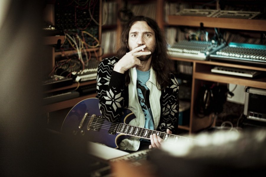 John Frusciante vydáva 27. augusta EP Outsides John Frusciante vydáva 27. augusta EP Outsides