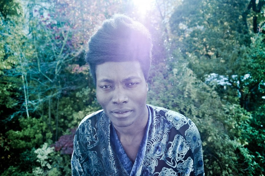 Benjamin Clementine vystúpi v Bratislave s parížskym sláčikovým kvintentom | Autor: Micky Clement Benjamin Clementine vystúpi v Bratislave s parížskym sláčikovým kvintentom