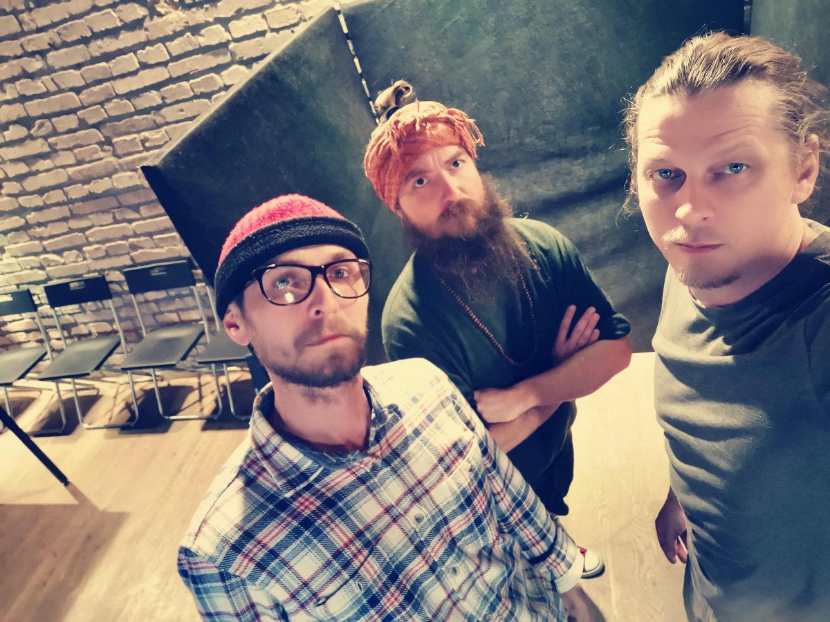 Chiki liki tu-a nahrali nové EP s názvom Venované pamiatke budúcich zosnulých | Zdroj: Chiki Liki Tu-a Chiki liki tu-a nahrali nové EP s názvom Venované pamiatke budúcich zosnulých