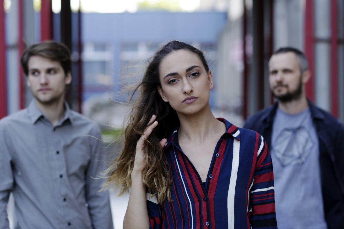 Bratislavská skupina PRIE100R vydáva multi-žánrový debutový album
