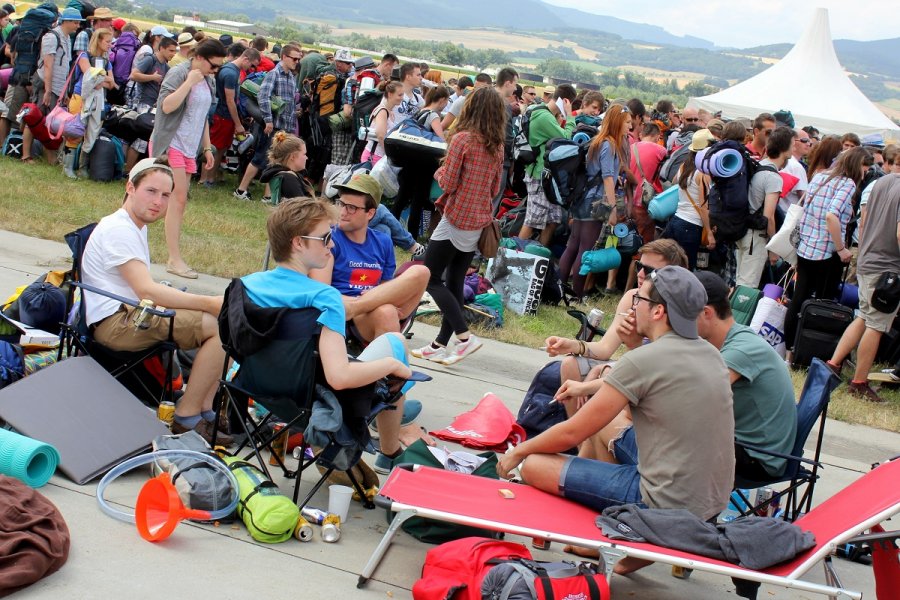 Špeciálne spiatočné autobusy od CK Satur na festival Bažant Pohoda 2014 | Autor: Róbert Jakubička Špeciálne spiatočné autobusy od CK Satur na festival Bažant Pohoda 2014