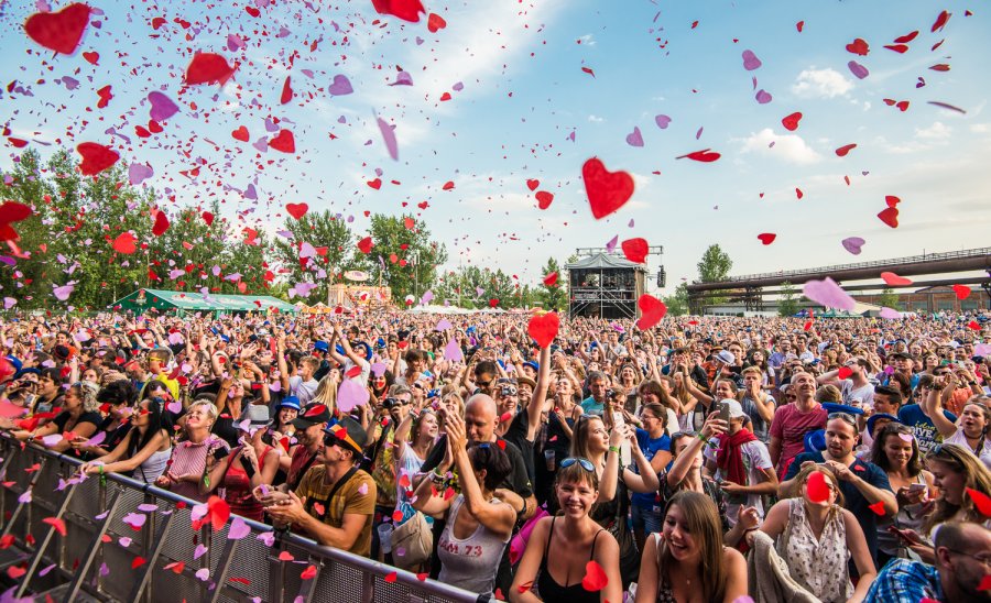 Colours of Ostrava 2015: hudba vdýchla mestu farebné emócie