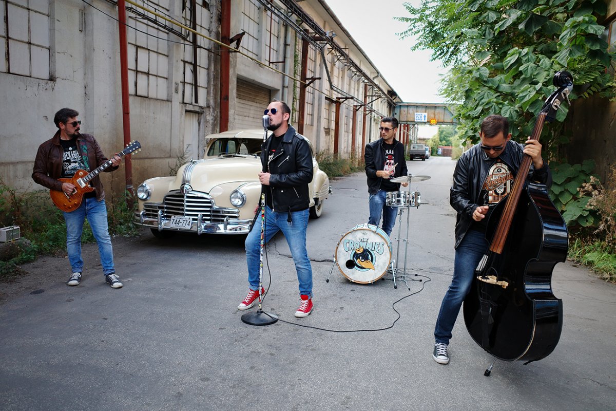 Slovenská kapela The Crownies prichádza s debutovým klipom Rockabilly Style